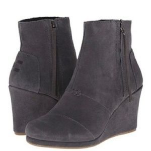 Tom's Size 8 Booties Gray with Zipper